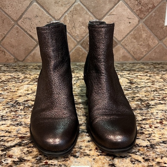 Naturalizer Dallas Bronze Metallic Chelsea Boots Size 9.5 - Picture 5 of 12